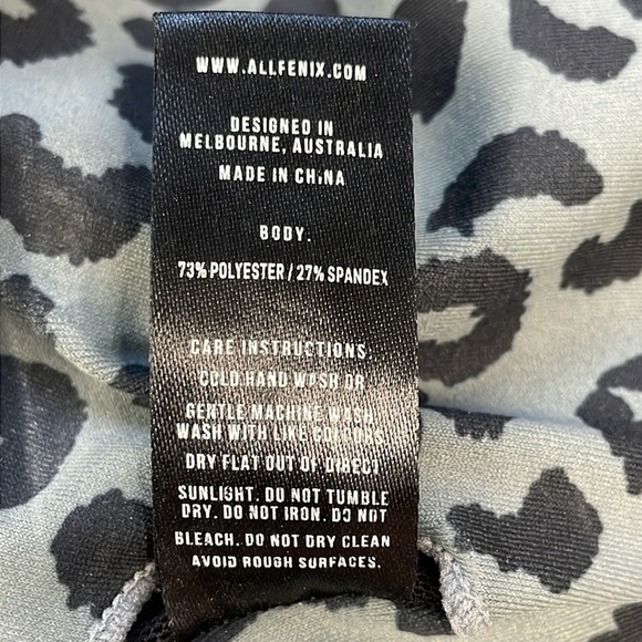 Allfenix Longline Sports Bra In Leopard Print Gray Back Cut Out Sz M - Picture 9 of 10